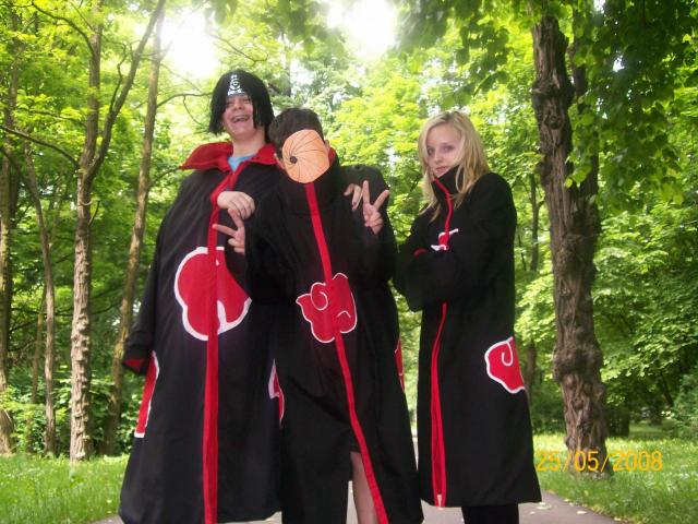 Akatsuki - Itachi,Tobi,Konan (s blonďatýma vlasama xD ) 