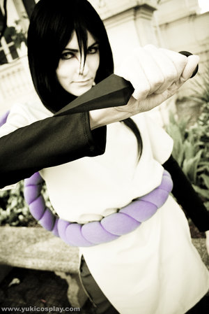 Orochimaru_with_a_kunai