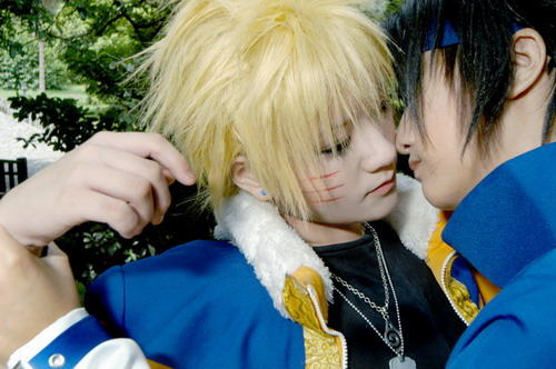 Naruto Sasuke kiss cosplay